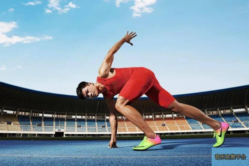 详解棒球规则中的“投手板接触”合法化定义